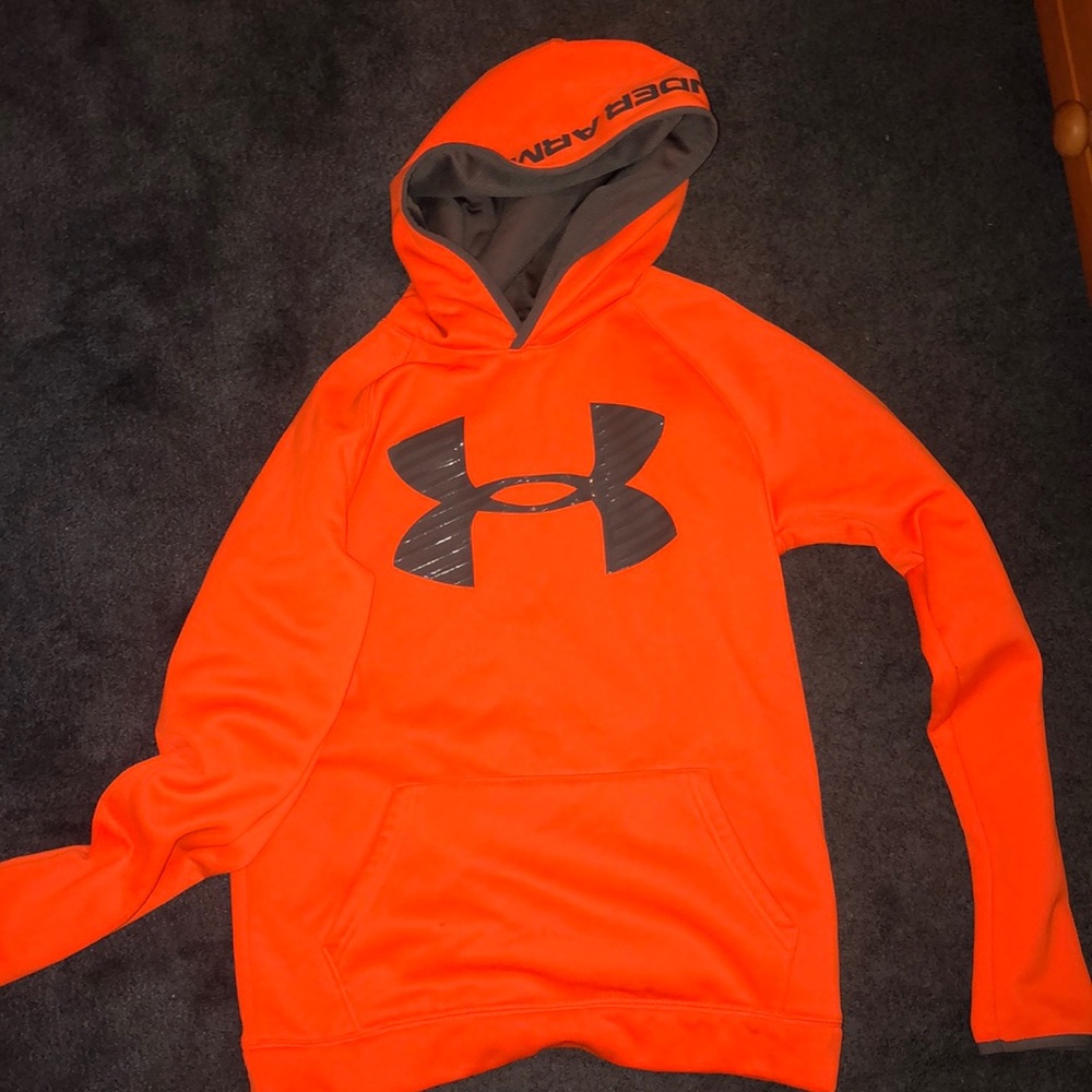 Under Armor Sweat Shirt